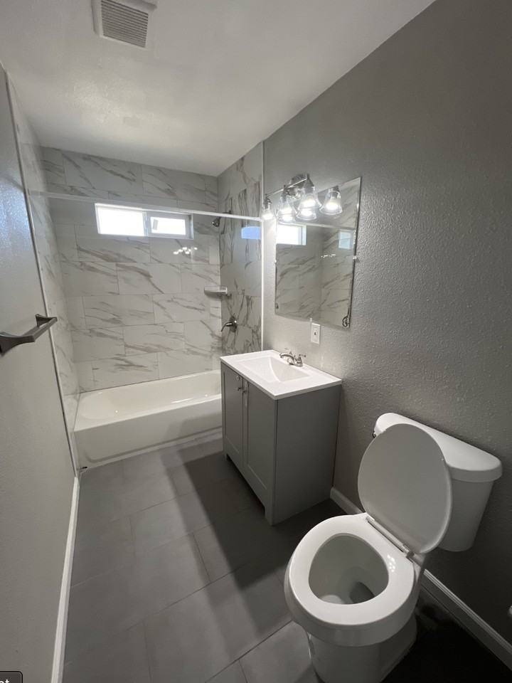 2155 S Bardell Ave Unit 201 - Photo 3 of 11