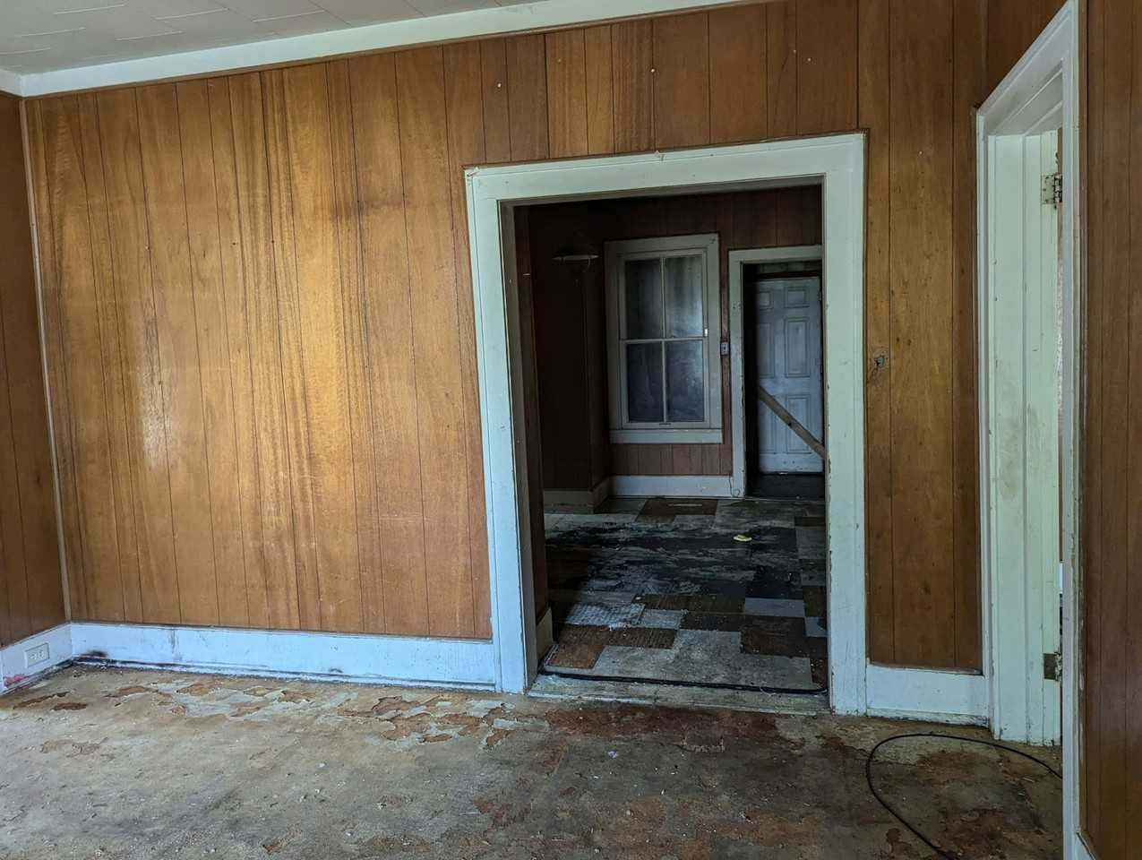 718 East Illinois Avenue - Photo 3 of 11