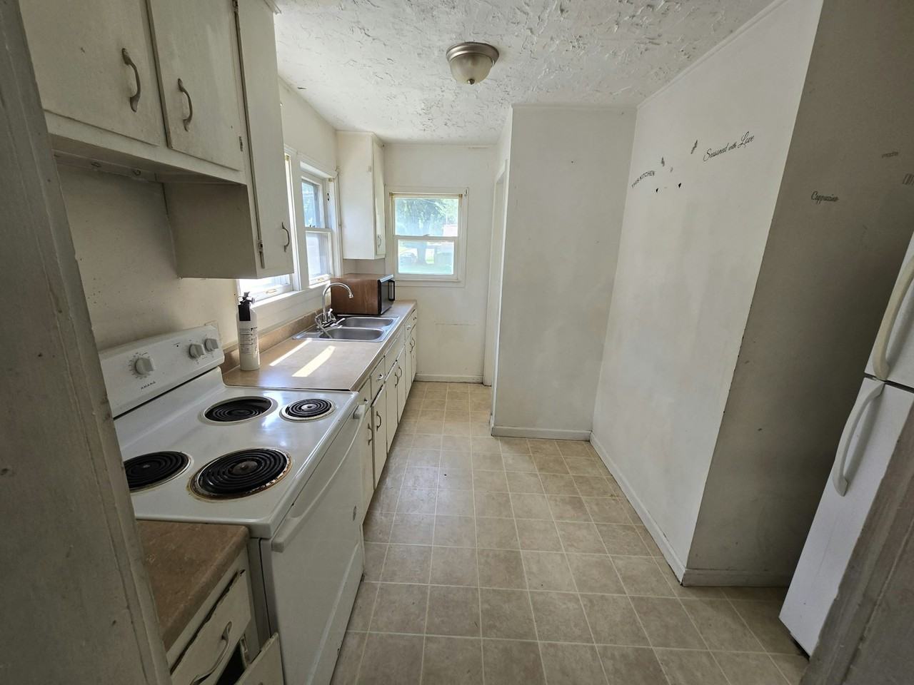 1363 East Johns Avenue - Photo 5 of 17