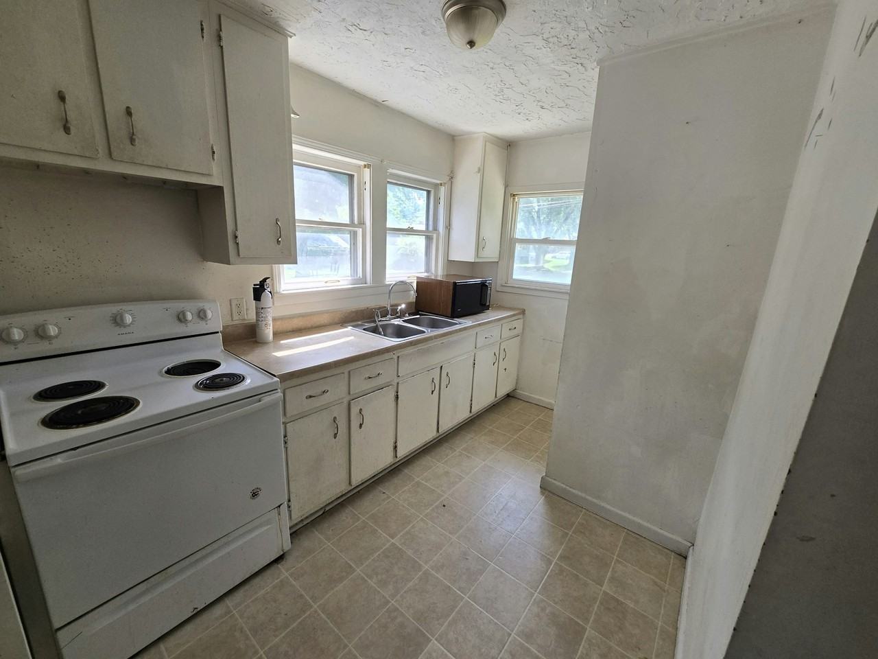 1363 East Johns Avenue - Photo 6 of 17