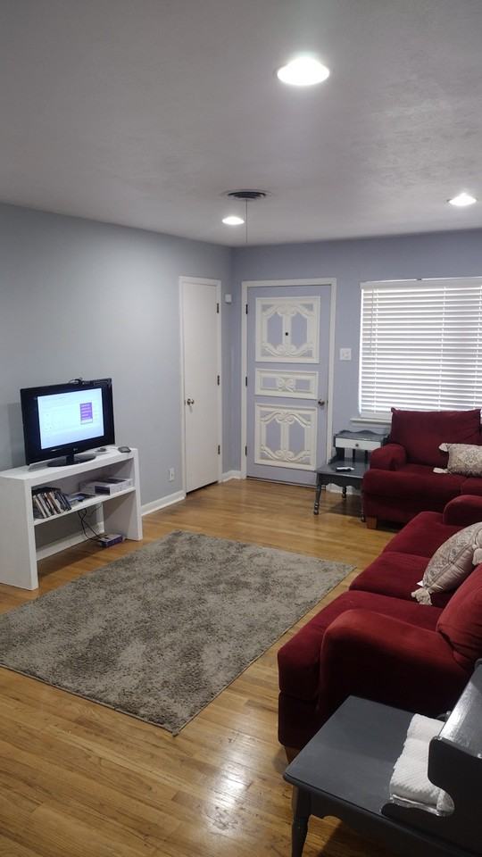 335 Royal Avenue - Photo 4 of 8