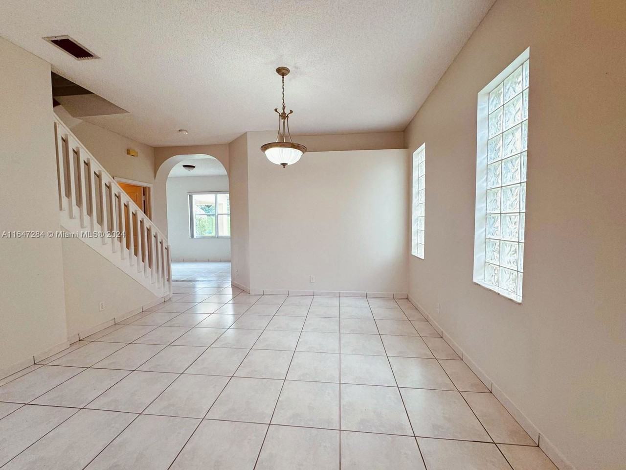 16501 Sw 1st St - Photo 2 of 8