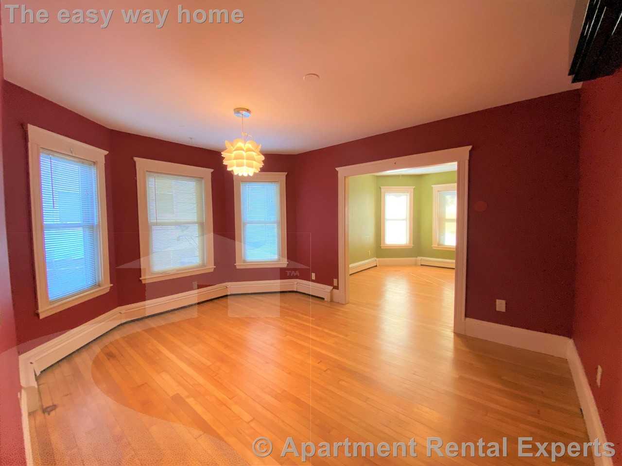 49 Russell Rd - Photo 2 of 11