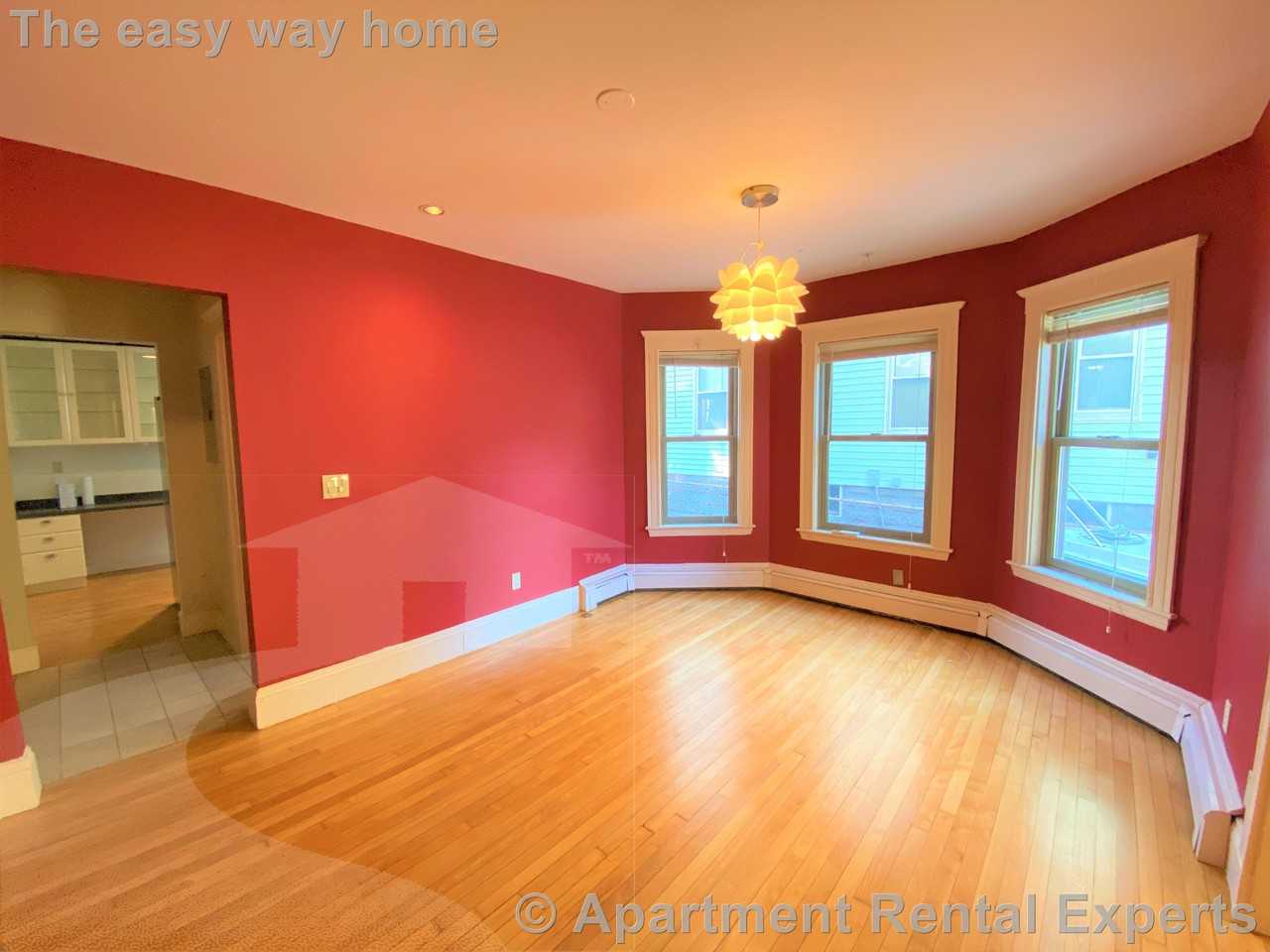 49 Russell Rd - Photo 3 of 11