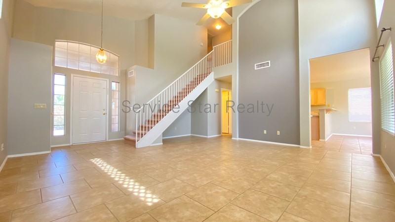 7431 W Louise Dr - Photo 3 of 25