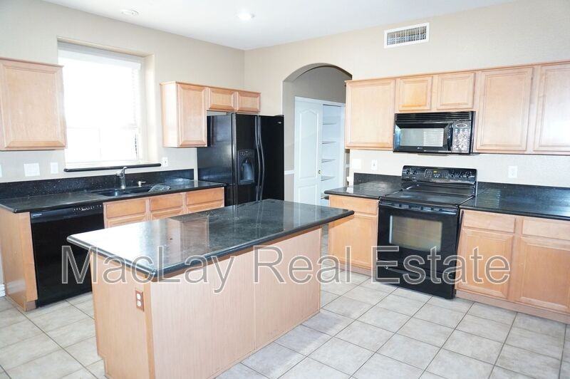 4765 S Joshua Tree Ln - Photo 3 of 3