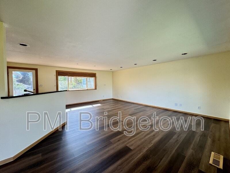 2680 Cambridge St - Photo 3 of 29