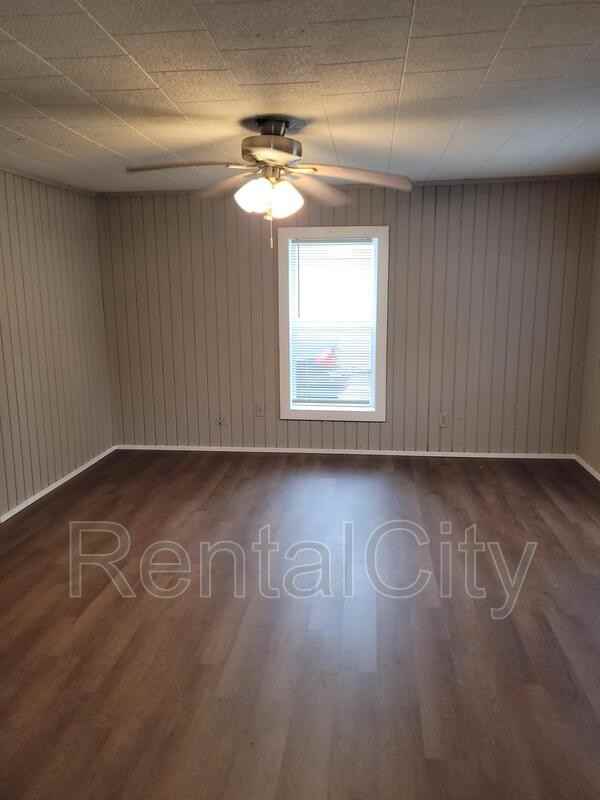 1835 Browning St - Photo 2 of 9