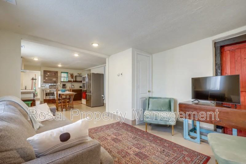 1020 Broadway Blvd Ne #A - Photo 2 of 5