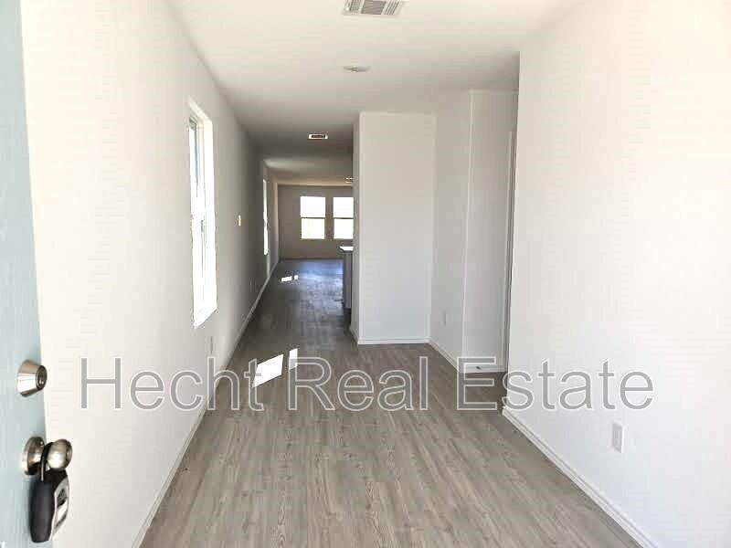 9216 Saint Jerome - Photo 6 of 38