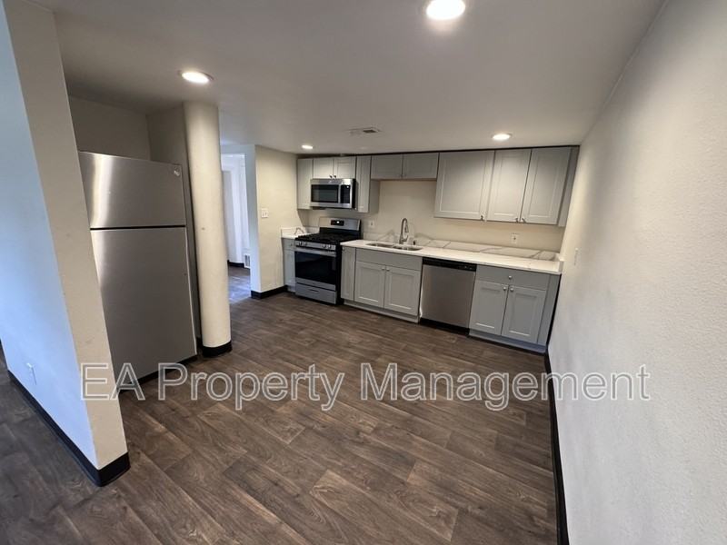 419 Atrisco Dr Swunit B - Photo 6 of 16