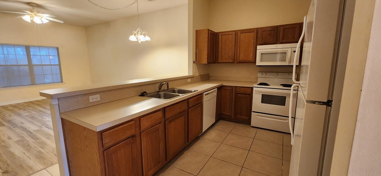 810 Hayley Marie Ct - Photo 2 of 18