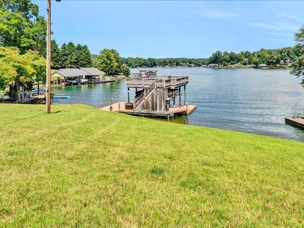 104 Juniper Ln - Photo 2 of 26