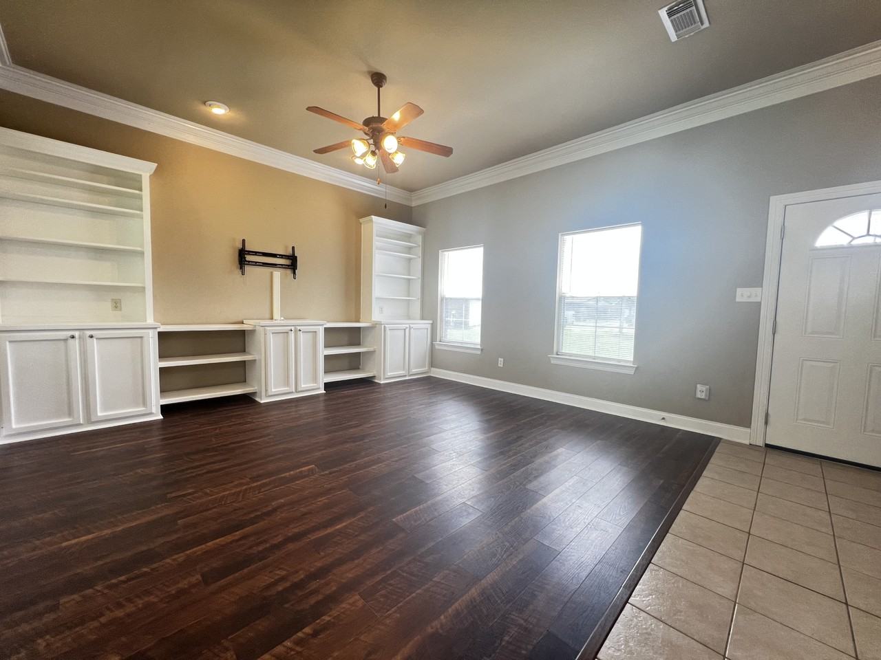 9449 Hidden Trail Dr - Photo 4 of 22