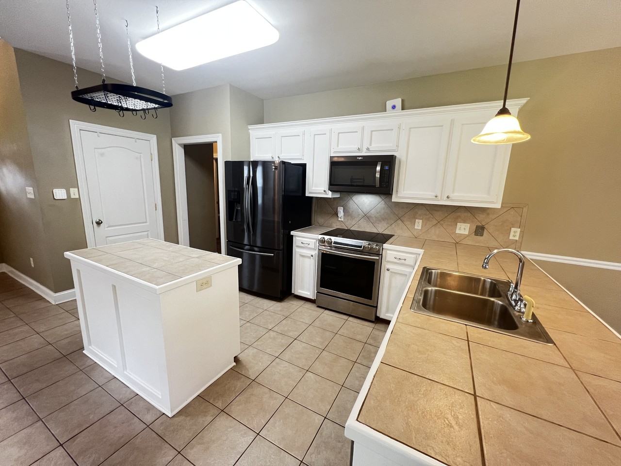 9449 Hidden Trail Dr - Photo 5 of 22
