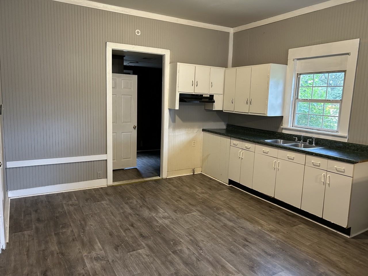 2 Park Ave - Photo 2 of 5