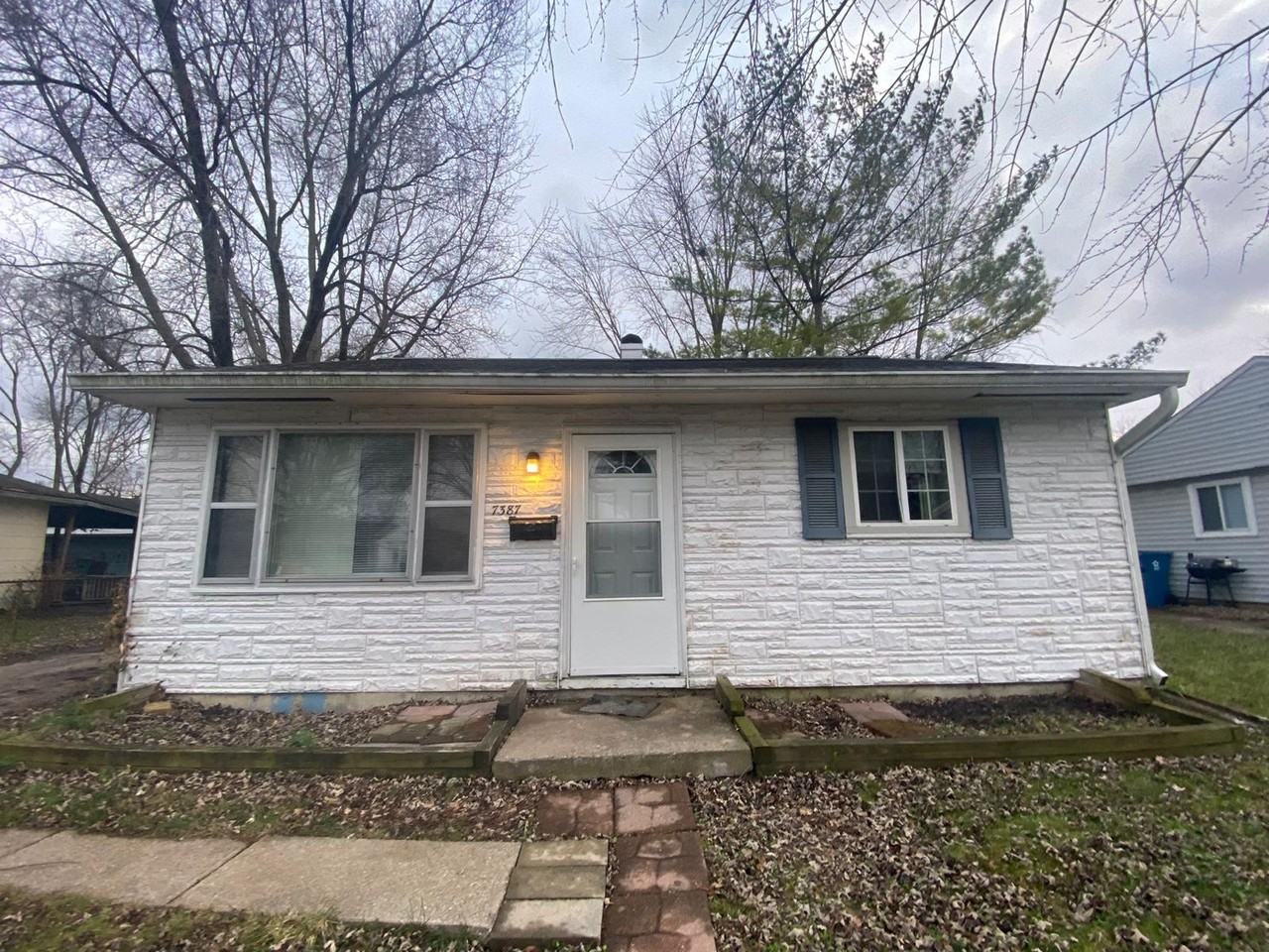 7387 E 54th St - Photo 2 of 10