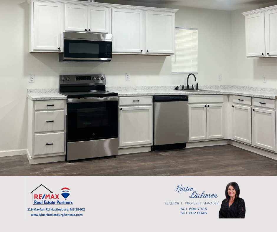 709 Pine St - Photo 2 of 5