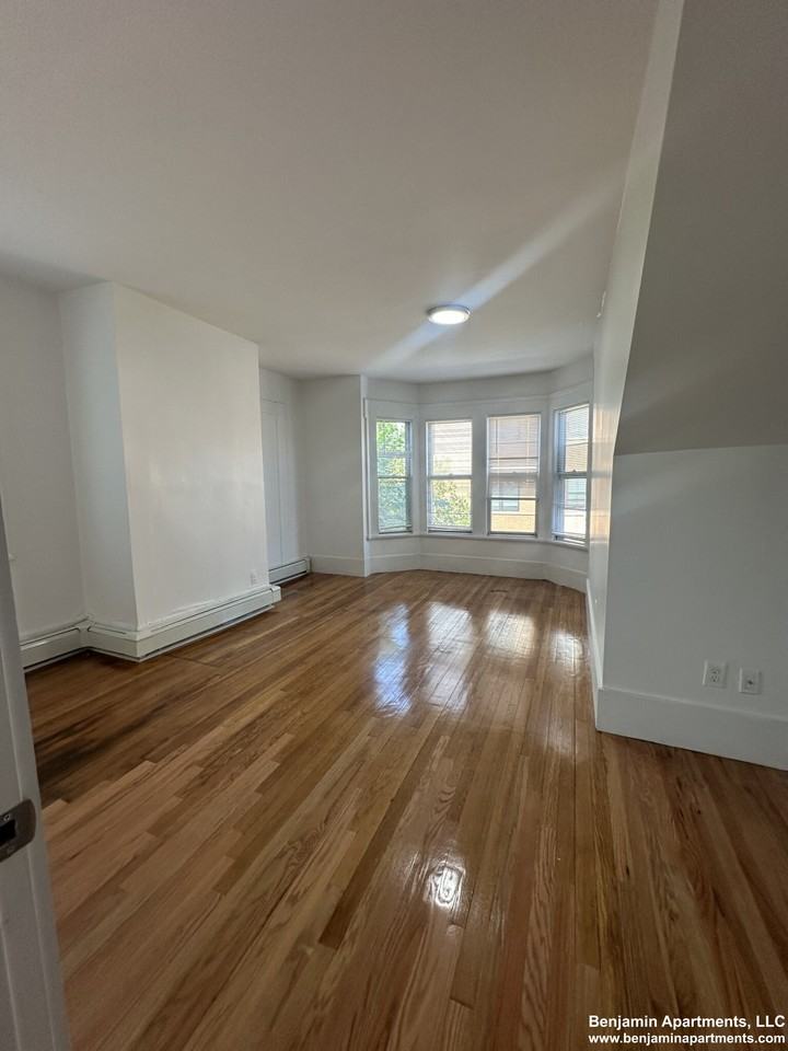 Greenville St #4 - Photo 5 of 20
