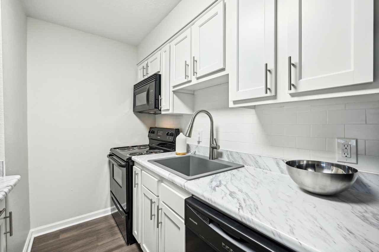 The Landings at San Marco - Photo 6 of 31