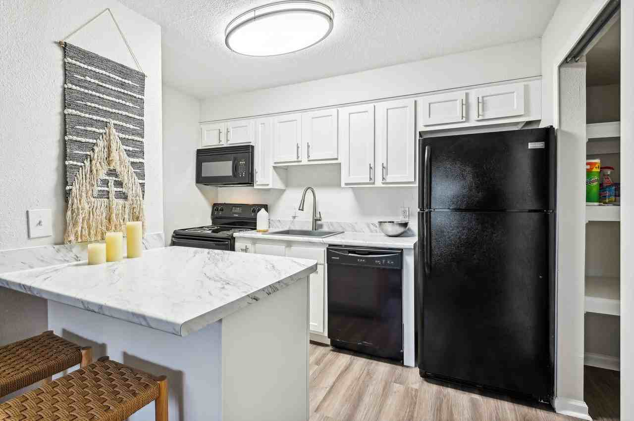 The Landings at San Marco - Photo 7 of 31