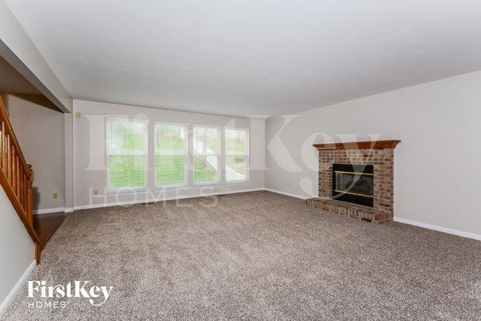 1156 Oak Hollow Dr - Photo 3 of 15