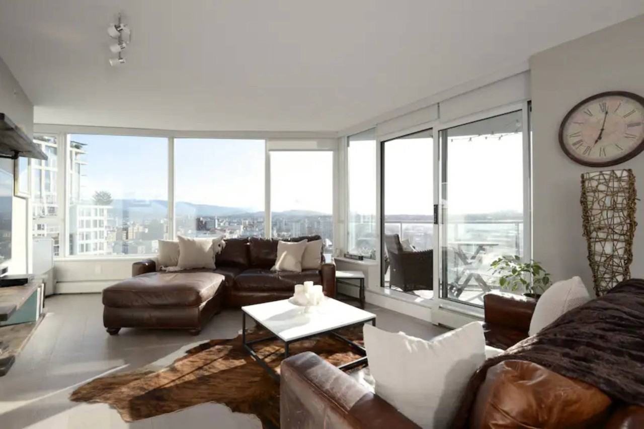 Firenze - 58 Keefer Place #2308 - Photo 3 of 27