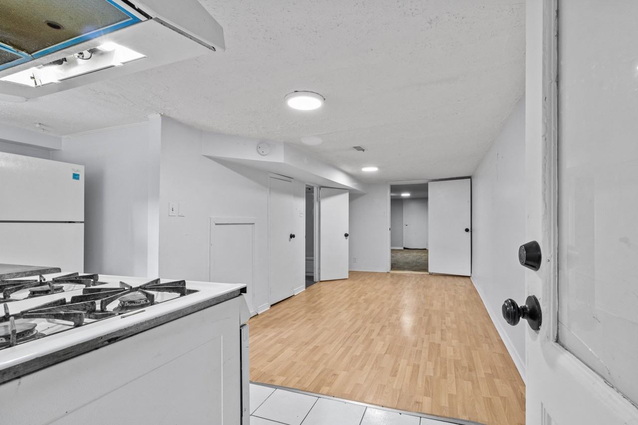 558 Christie Street #BSMT - Photo 3 of 15