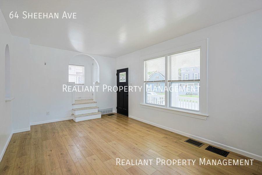 64 Sheehan Ave - Photo 3 of 21