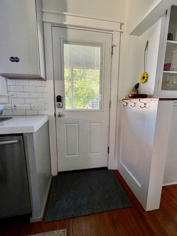 1805 Baker Ave - Photo 6 of 33