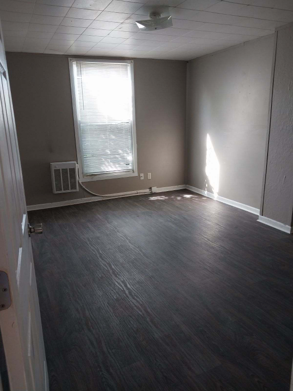 1626 S J St - Photo 2 of 9