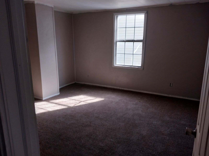 1626 S J St - Photo 3 of 9