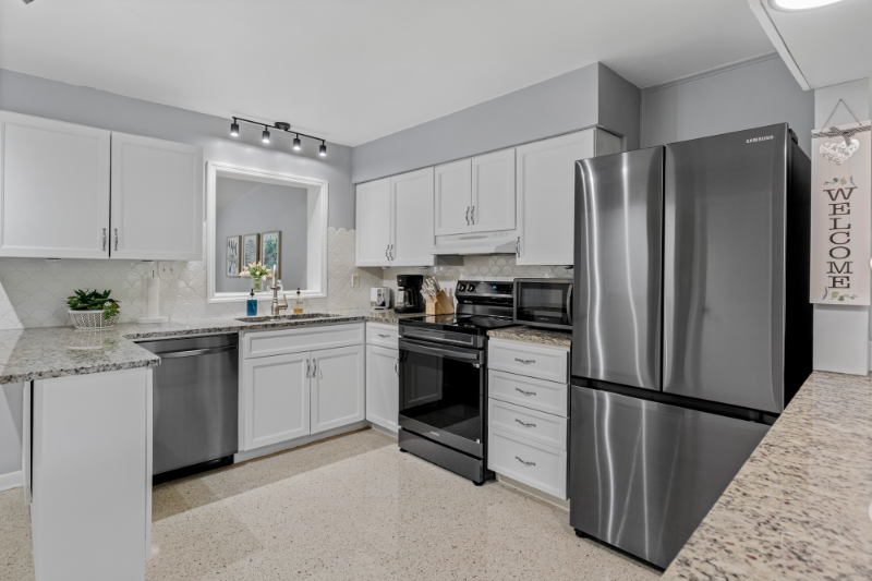 85 7th St N - Photo 7 of 20