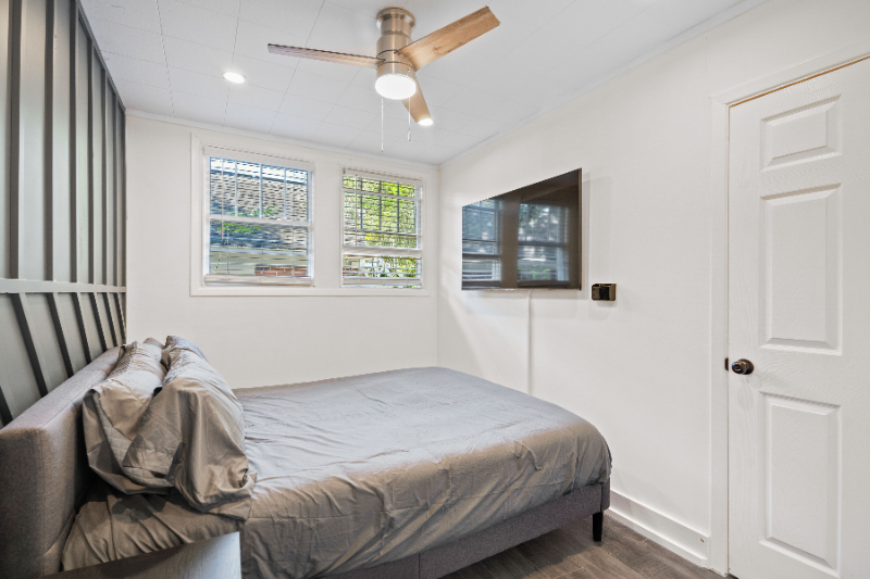 2009 W Dekle Ave #2 - Photo 4 of 14