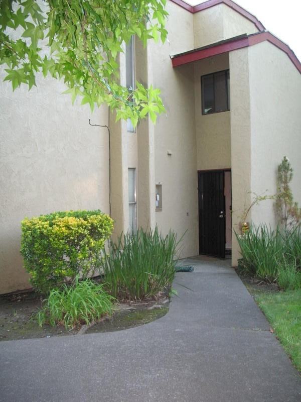 17 Redwood Ct #NA - Photo 2 of 24