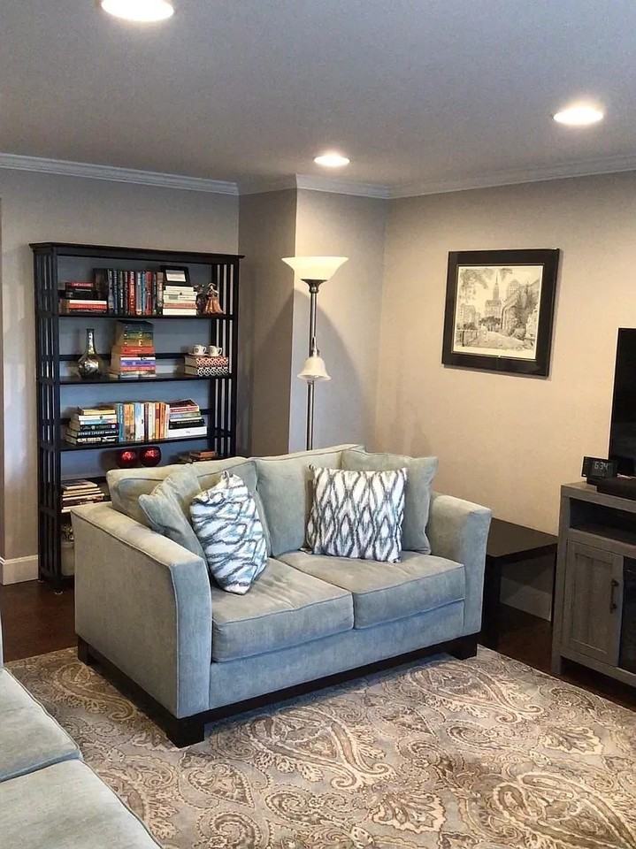 10851 Lakehurst Ct #10851 - Photo 2 of 21