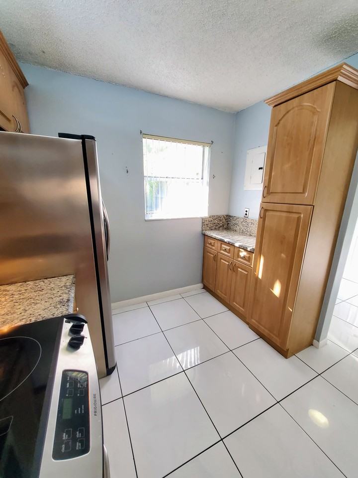 1820 Sw 81st Ave #3301 - Photo 2 of 17