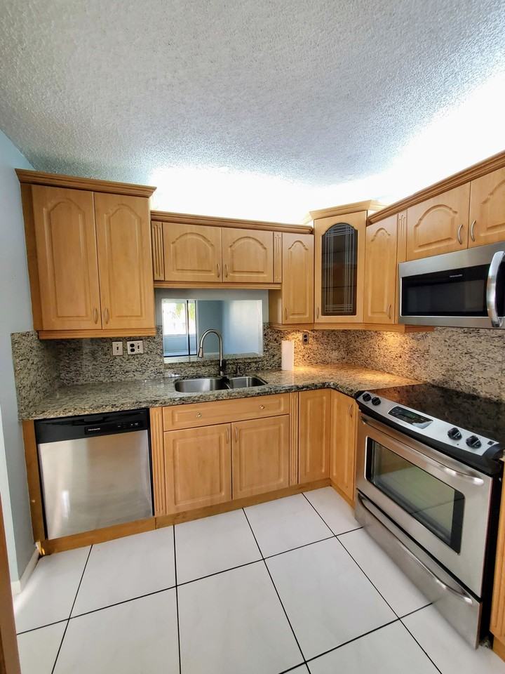 1820 Sw 81st Ave #3301 - Photo 3 of 17