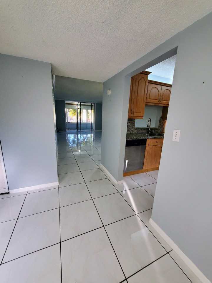 1820 Sw 81st Ave #3301 - Photo 4 of 17