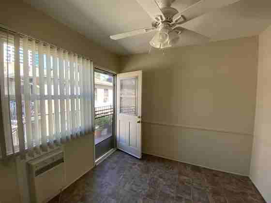 131 1/2 N Kenwood St #13112 - Photo 2 of 8