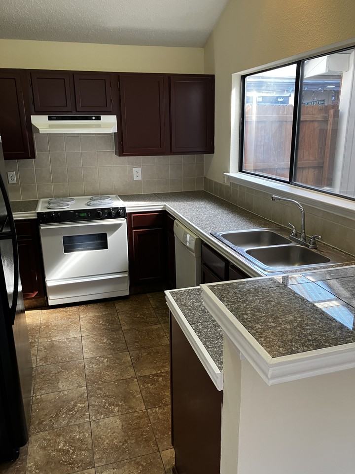 6743 Poppy Dr #NA - Photo 3 of 10