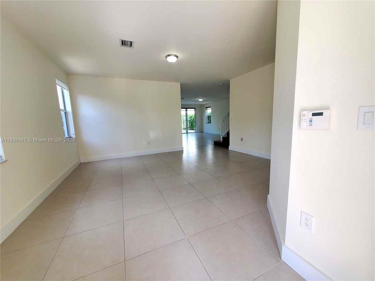 6940 Nw 104th Ct - Photo 2 of 8