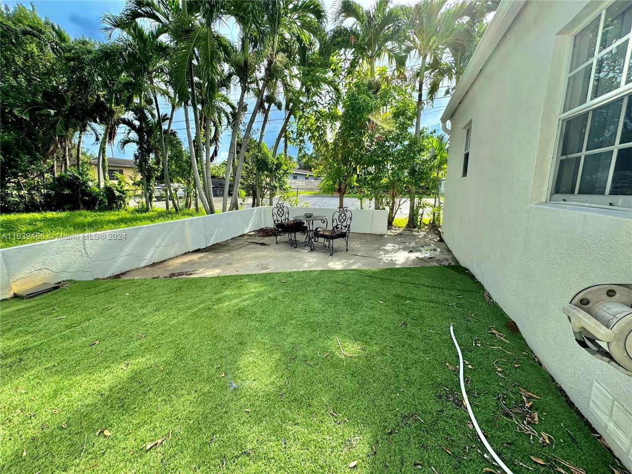 177 Ne 86th St #177 - Photo 3 of 8