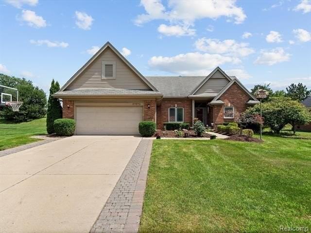 37670 Kingsburn Dr - Photo 2 of 50