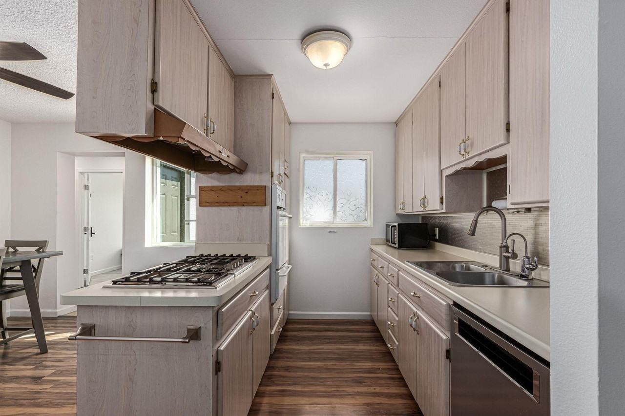 West Auburn Street - Photo 2 of 7