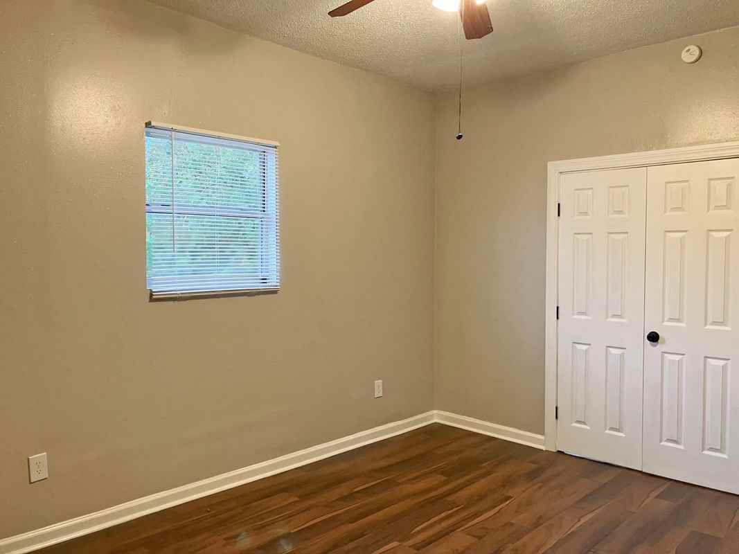 2562 N Galvez St - Photo 4 of 25