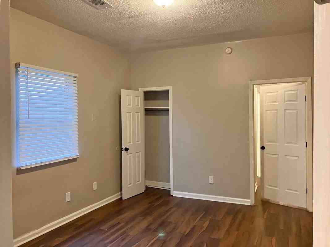 2562 N Galvez St - Photo 5 of 25