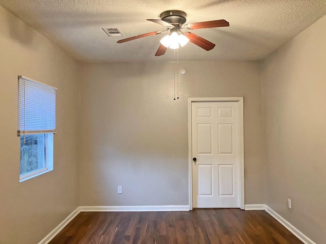 2562 N Galvez St - Photo 6 of 25