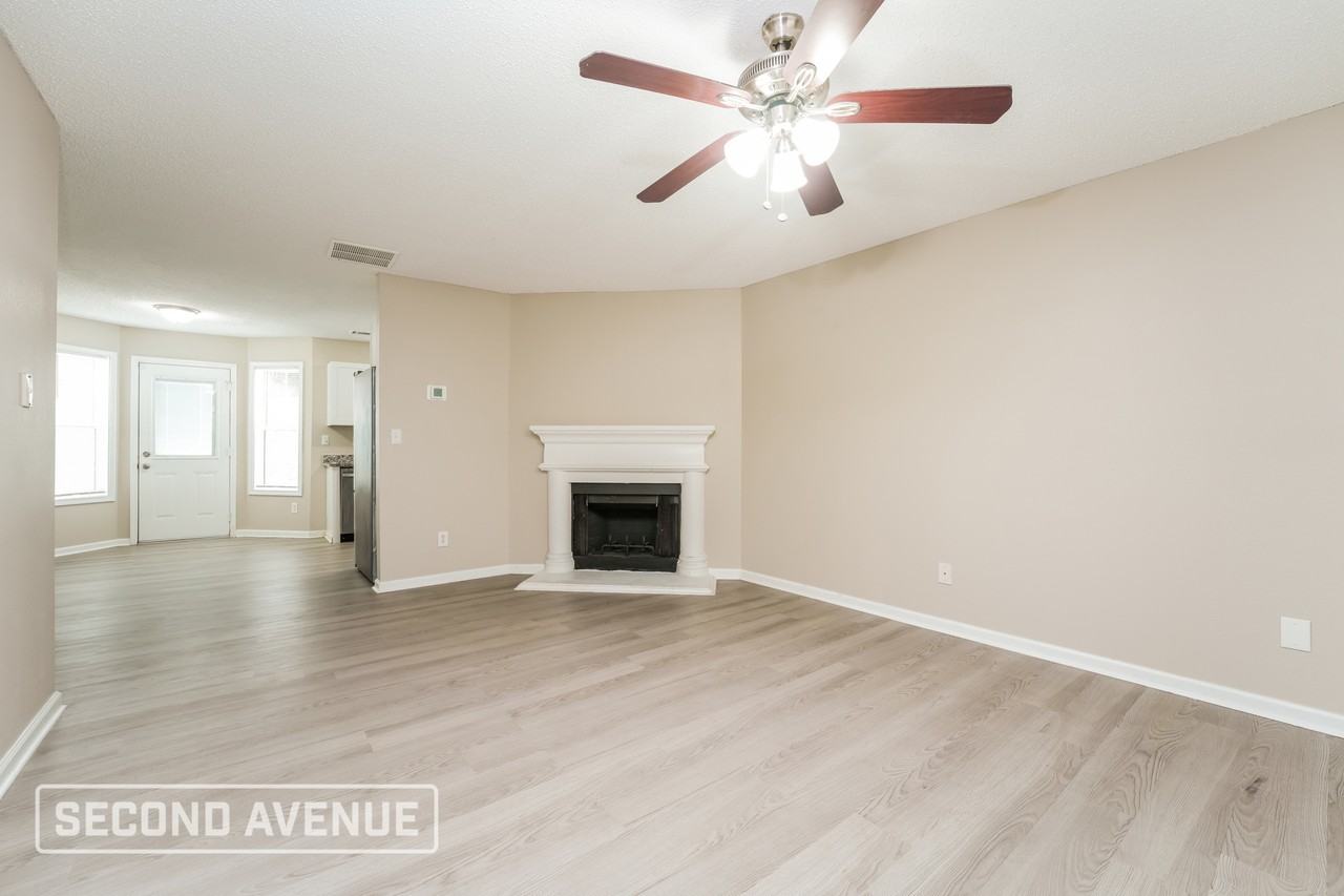 3673 Walnut Creek Way - Photo 4 of 28