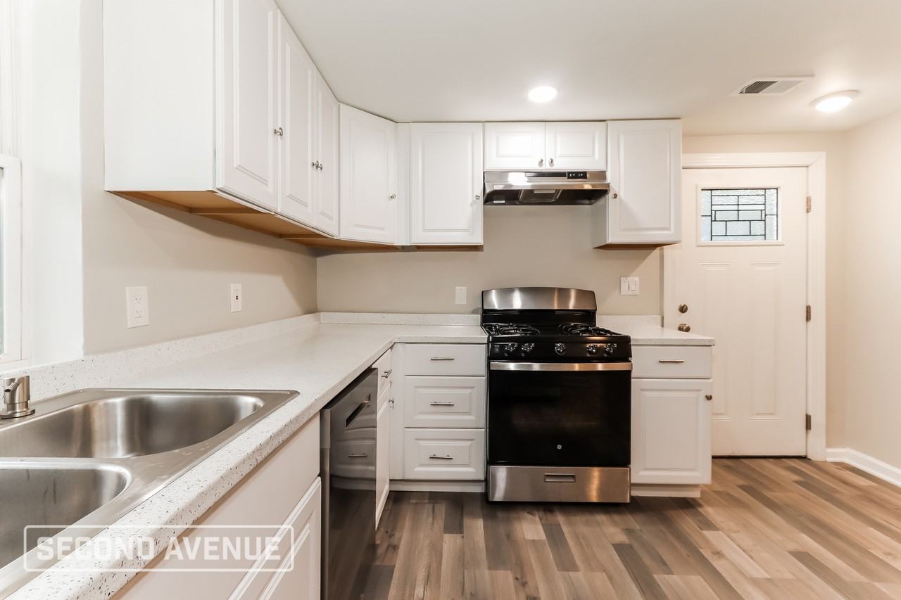 912 S 16th St - Photo 5 of 23